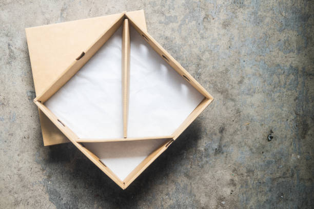 scatola di stoccaggio per alimenti in carta con coperchio - wrapped food hole container asia foto e immagini stock