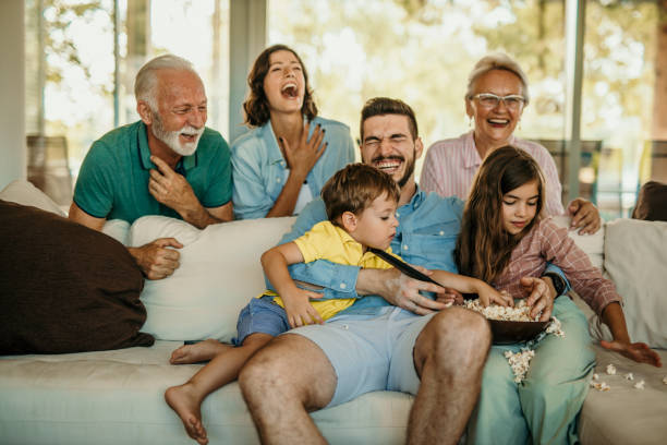 istock Give me the popcorns, daddy 1410767798