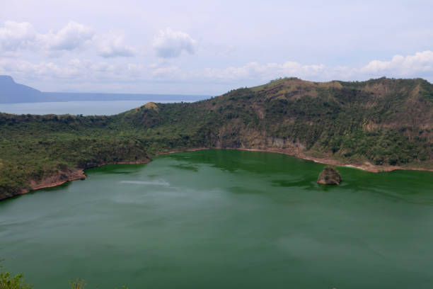 istock Taal Vocano Main Crater 1410772701