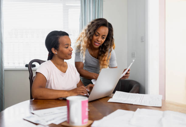 istock Family Helping with Finances 1410779866