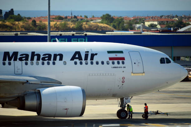 mahan air airbus a310-300 - aereo passeggeri iraniano - second hand sale foto e immagini stock