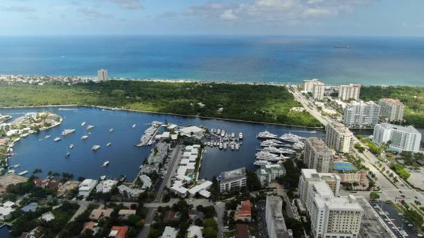 istock 4K Drone - Fort Lauderdale Beach Photos 1410869677