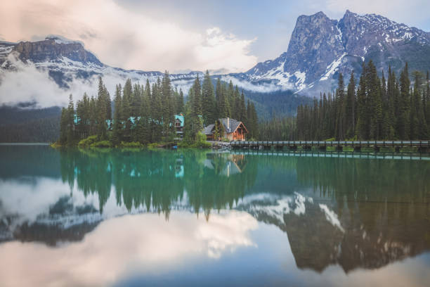 istock Emerald Lake Sunrise. Yoho National Park, Canada 1410873954