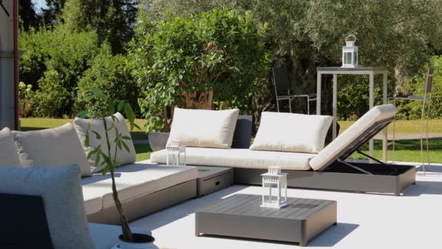 Patio garden couch