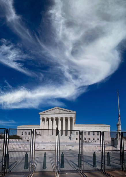 istock U.S. Supreme Court - Roe v. Wade 1410921666