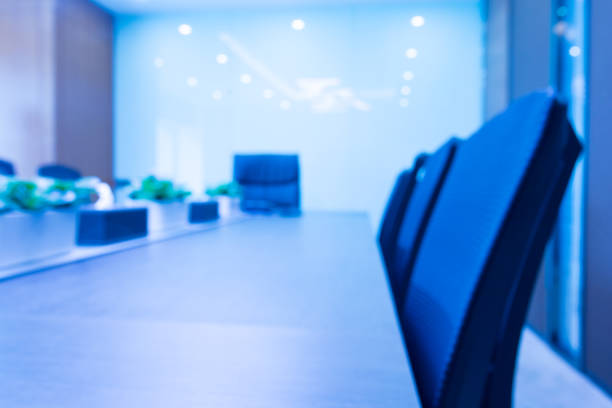 corporate-meetingraum - board room business conference table window stock-fotos und bilder