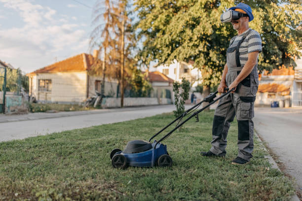 istock Senior muskarac koristi VR 1410952134