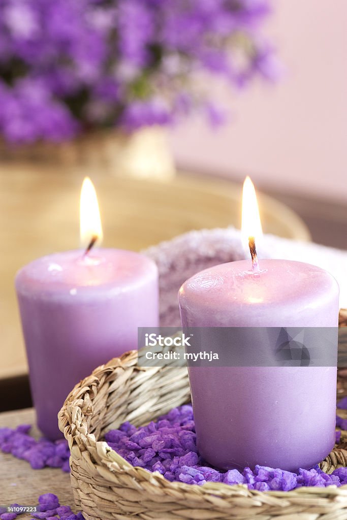 Quemar velas - Foto de stock de Aromaterapia libre de derechos