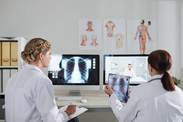 istock Remote Briefing on Pneumonia Cases 1410995185