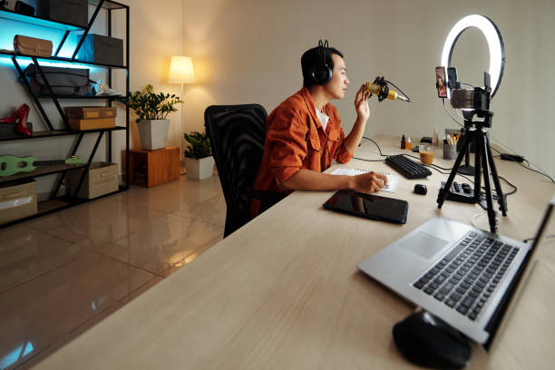 istock Blogger Streaming Live Video Online 1411034462