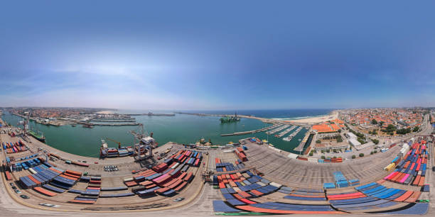 360-градусная панорама промышленного контейнерного терминала в порту матозиньюш - porto built structure commercial dock port wine стоковые фото и изображения