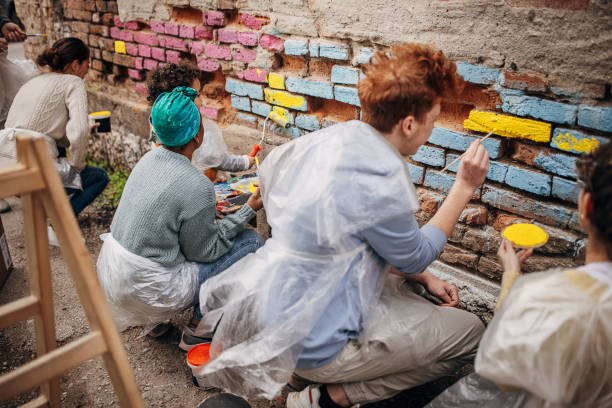 istock Street artists 1411108116