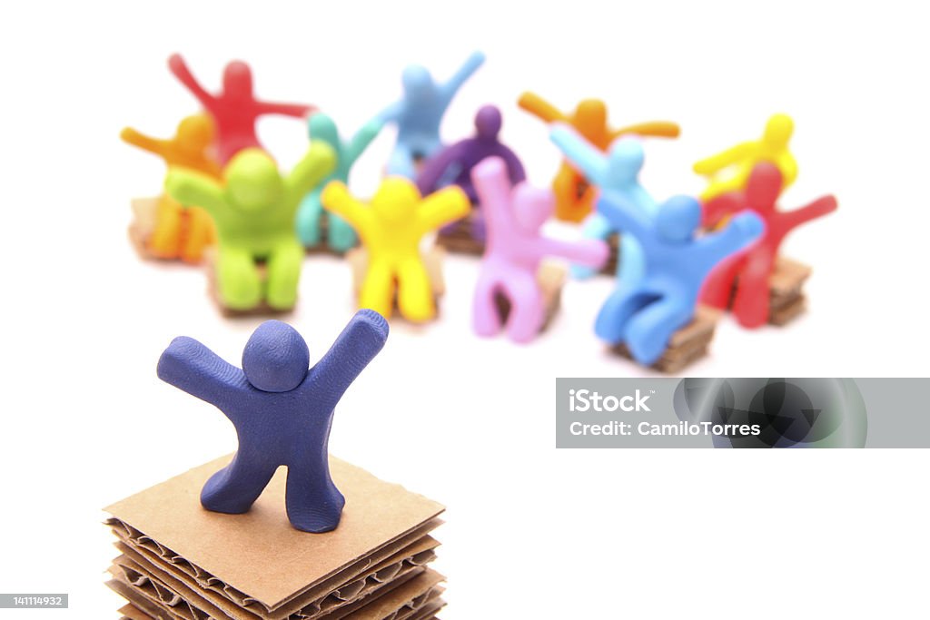 Colorido plasticine pessoa no pódio com grupo - Foto de stock de Apresentação - Discurso royalty-free