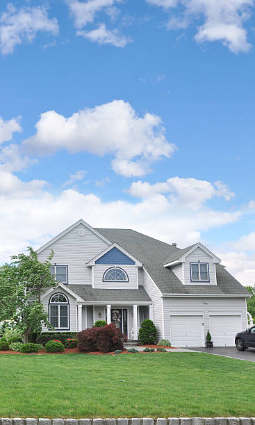 istock Suburban Home Landscaped Front Yard 141116768
