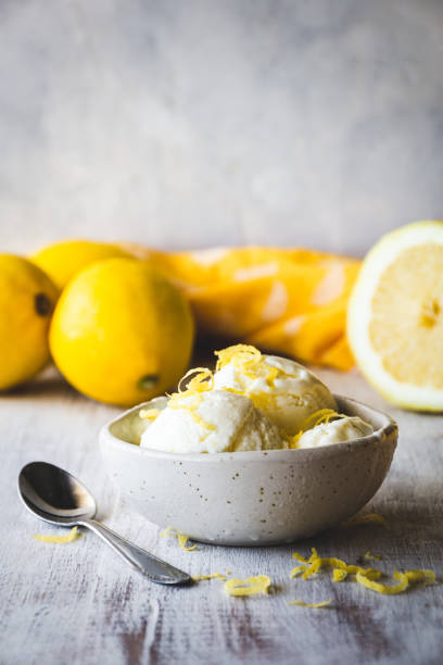 postre de helado de limón - lemon ice cream fotografías e imágenes de stock