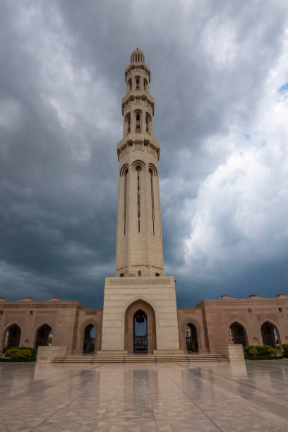 большая мечеть султана кабуа, бушер, султанат оман. - oman greater masqat mosque al khuwair mosque стоковые фото и изображения