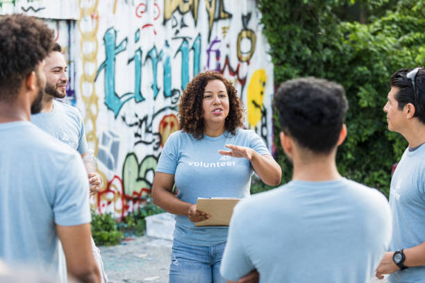 istock City manager talks to her peers 1411288760