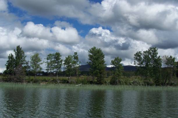 istock Ranch along the lake 1411292519