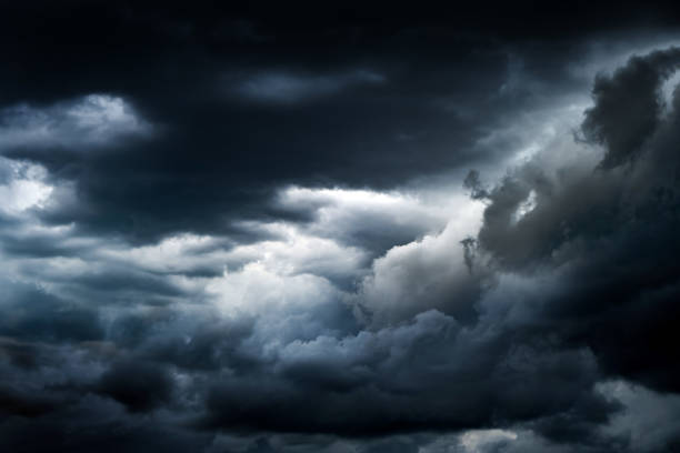 dramatic storm clouds - cumulus cloud cloud sky only cumulonimbus imagens e fotografias de stock