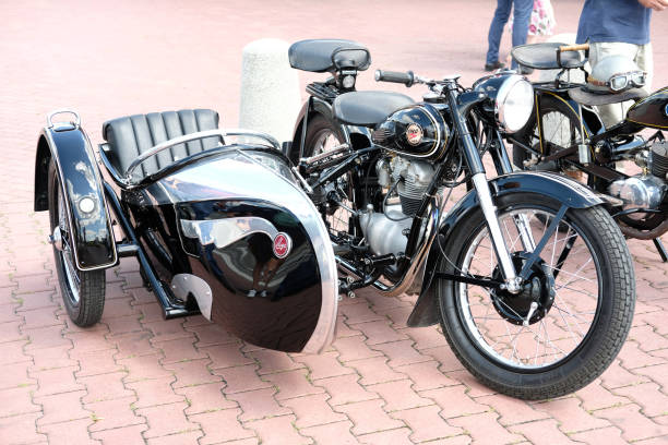 simson awo425 motorrad mit beiwagen - sidecar motorcycle past old stock-fotos und bilder