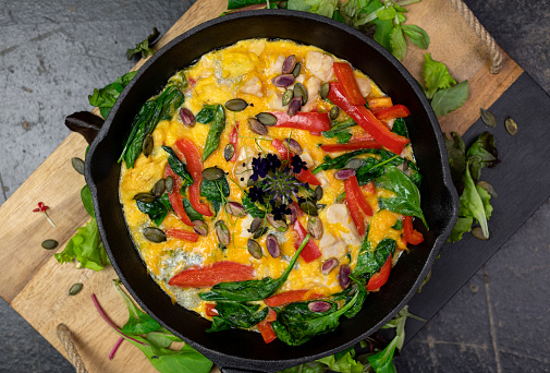 Frittata with cheddar cheese and vegetables