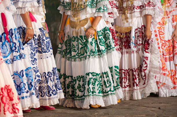 伝統的なパナマのドレスポレラ、パナマ - number of people traditional culture outdoors audience ストックフォトと画像