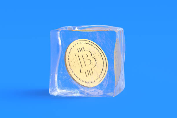биткоин монета в кубике льда. 3d иллюстрация - frozen currency finance ice стоковые фото и изображения