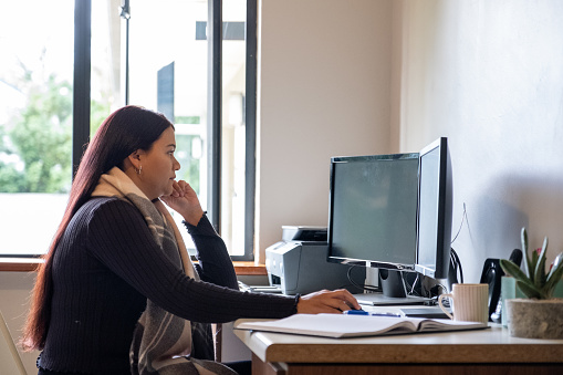 Woman Using Computer Woman Using Desktop Computer Stock Photo - Download Image Now ...