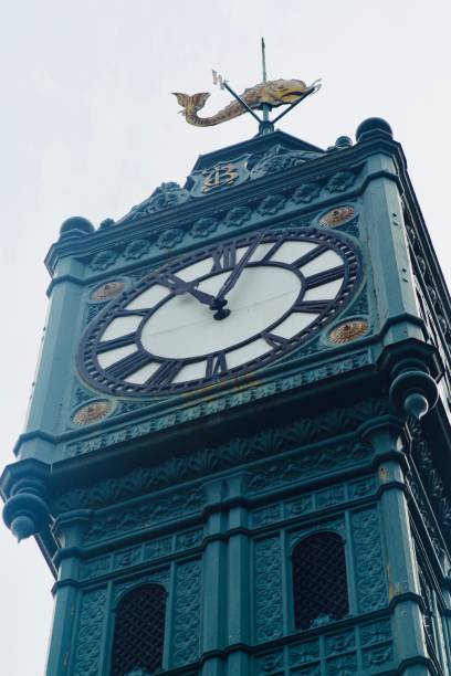 stary wieża zegarowa - melbourne australia clock tower clock zdjęcia i obrazy z banku zdjęć