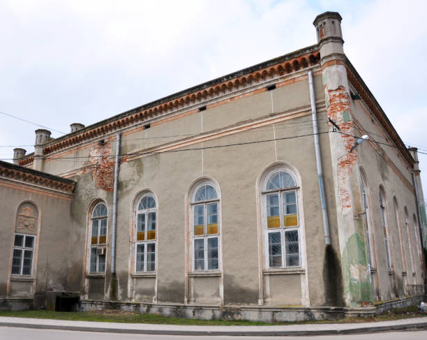 istock New Synagogue building in Chortkiv 1411457273