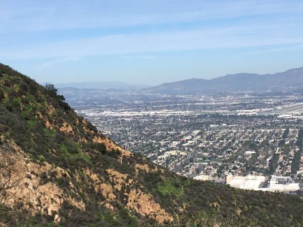 istock Burbank in the Distance 1411472516