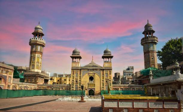 istock Wazir khan mosque, lahore, mughal artitechtute 1411538548