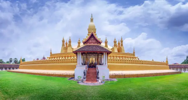 Pha That Luang is a gold-covered large Buddhist stupa and be the most important national monument in Laos