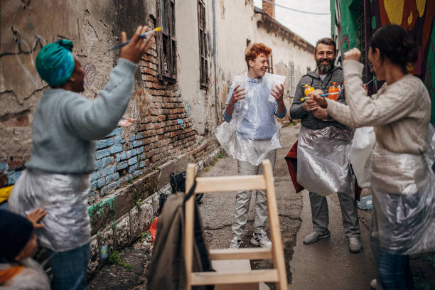 istock Street artists taking a break 1411633418
