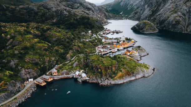 views from nusfjord in the lofoten islands in norway - vaeroy imagens e fotografias de stock