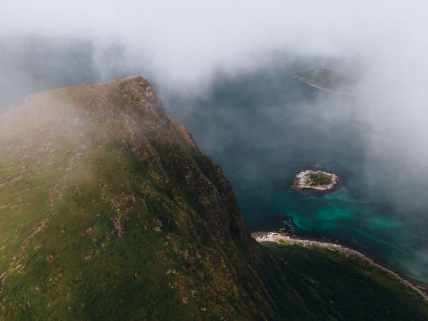 views from offersøykammen in the lofoten islands in norway - vaeroy imagens e fotografias de stock