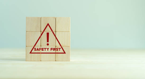 Safety first and work safety concept. Safety at workplace, safety first, protections, health, regulations and group insurance. Working standard process. Zero accidents. Operational excellence concept la seguridad es lo primero y el concepto de seguridad en el trabajo. seguridad en el lugar de trabajo, seguridad primero, protecciones, salud, regulaciones y seguros grupales. proceso estándar de trabajo. cero accidentes. concepto de excelencia operativa