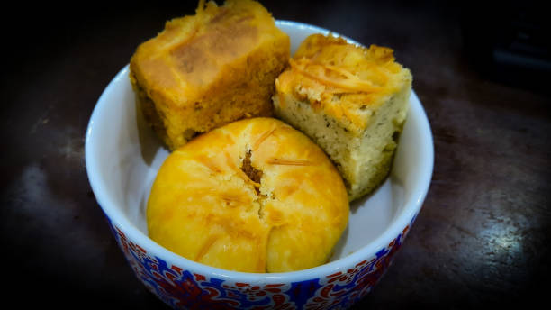 le gâteau pia - appetizer bread breakfast cashew photos et images de collection