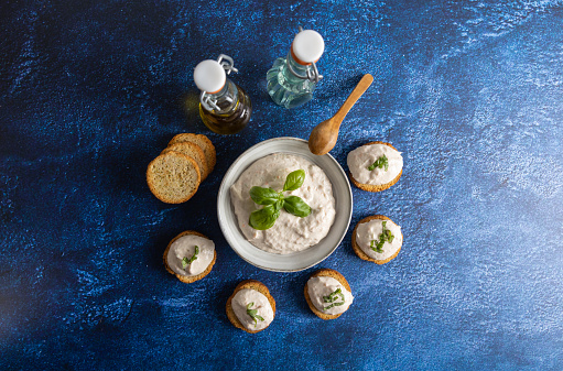Cottage Cheese in blue bowl 
