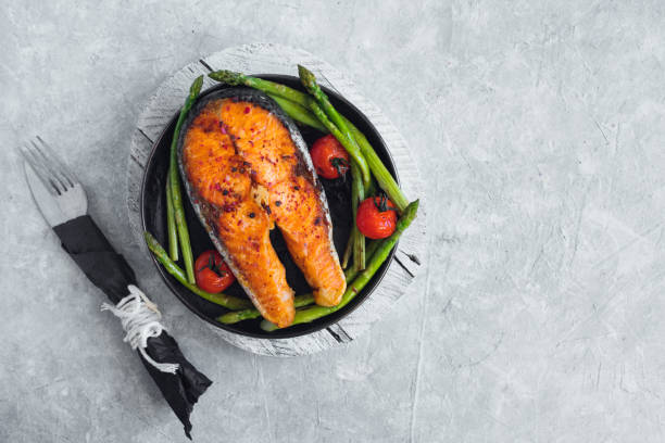 Grilled salmon steak and asparagus ready-to-eat