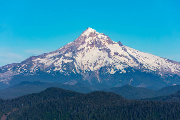 Mt Hood Oregon Volcano. A clear view of Mt Hood from Larch Mountain, Oregon. mt hood stock pictures, royalty-free photos & images
