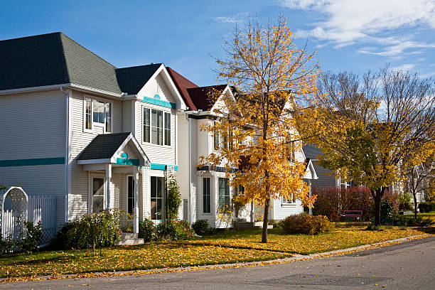istock Houses on a fall street 141205749