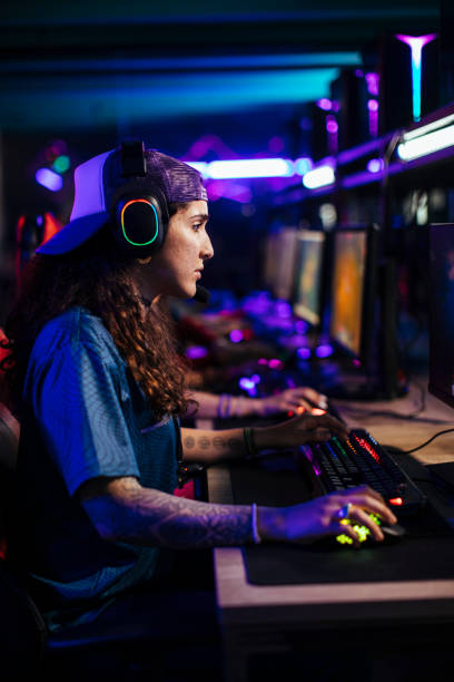istock Girl in a cybercafe 1412059691