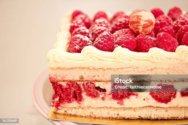 Postre Dulce Foto de stock y más banco de imágenes de Pastel de helado - Pastel de helado, Pastel de nata, Frambuesa