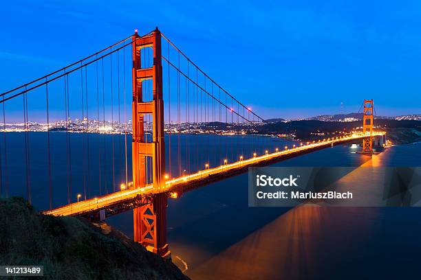 Golden Gate Foto de stock y más banco de imágenes de Acero - Acero, Agua, Aire libre