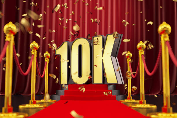 panneau néon de célébration de 10 km sur un podium avec tapis rouge et confettis - number 10 flash photos et images de collection