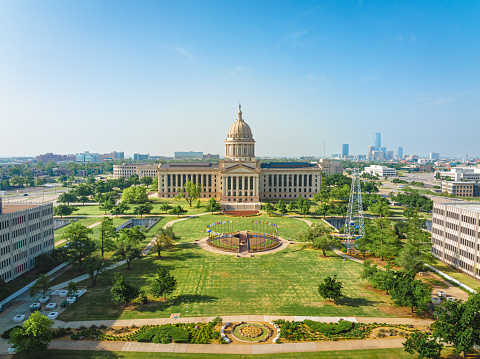 Vista aérea del Complejo del Capitolio del Estado de Oklahoma photo