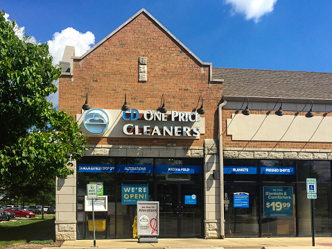 July 31, 2022: Arlington Heights, IL: CD One Price Cleaners is a popular dry cleaning chain primarily in the Chicagoland area.