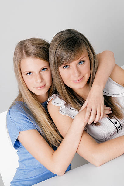 istock Sister friendship 141226136
