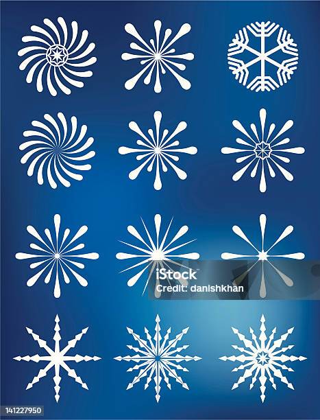 Collection De Flocons De Neige Sur Fond Bleu Vecteurs libres de droits et plus d'images vectorielles de Abstrait - Abstrait, Bleu, Bleu roi